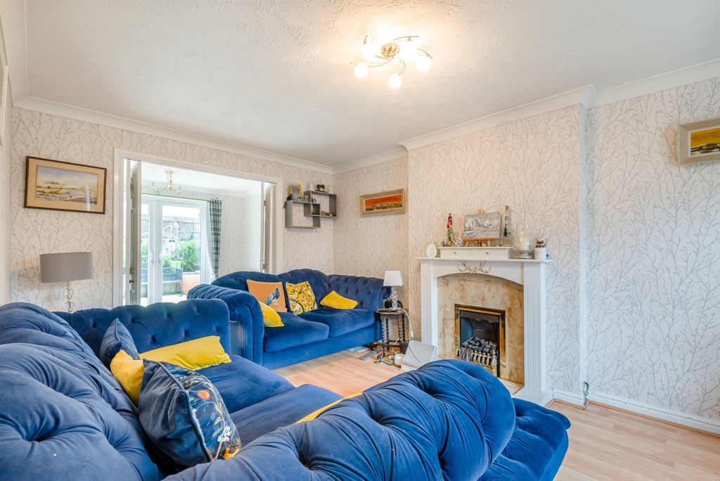 Property photo 3 of 23