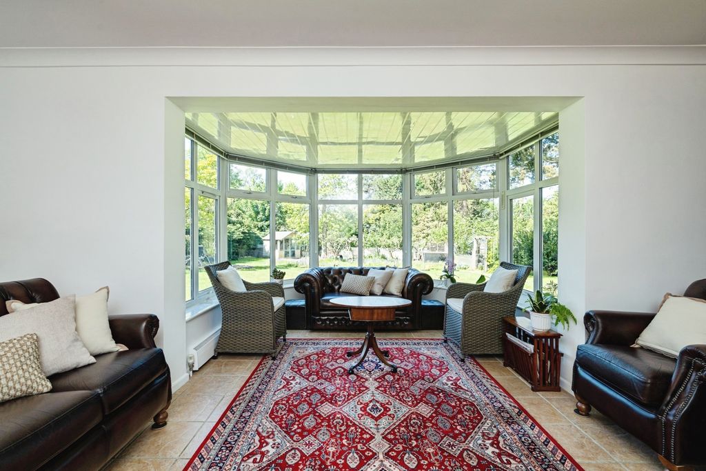 Property photo 3 of 27 Pbox-Img.Jpg