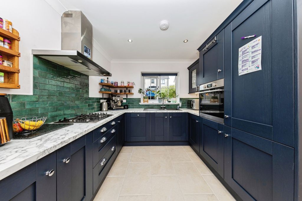 Property photo 3 of 27 Pbox-Img.Jpg