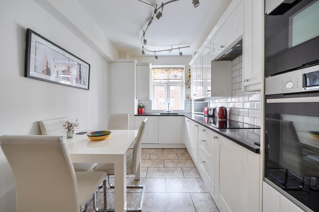 Property photo 3 of 14 Kitchen