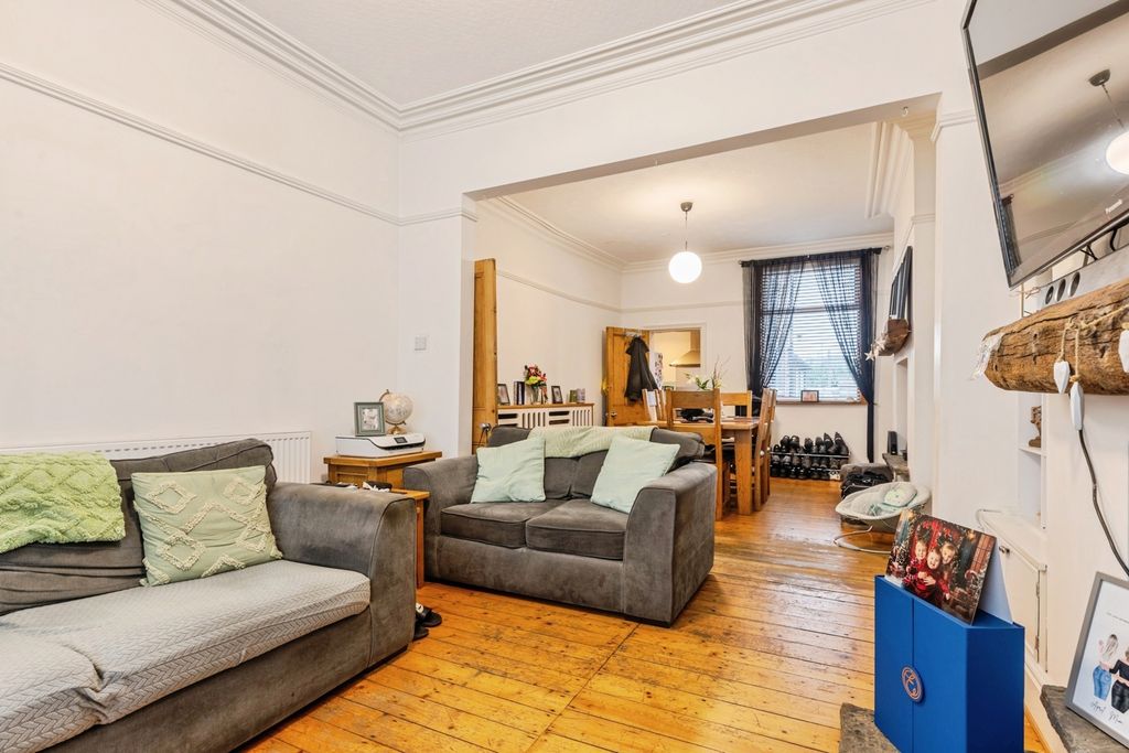 Property photo 3 of 15 Pbox-Img.Jpg