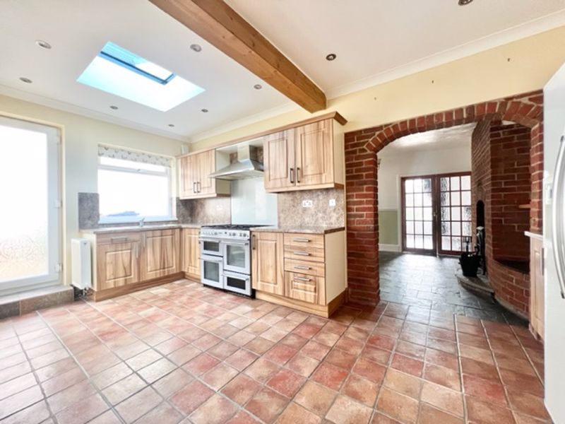 Property photo 3 of 19 Kitchen Breakfast Room