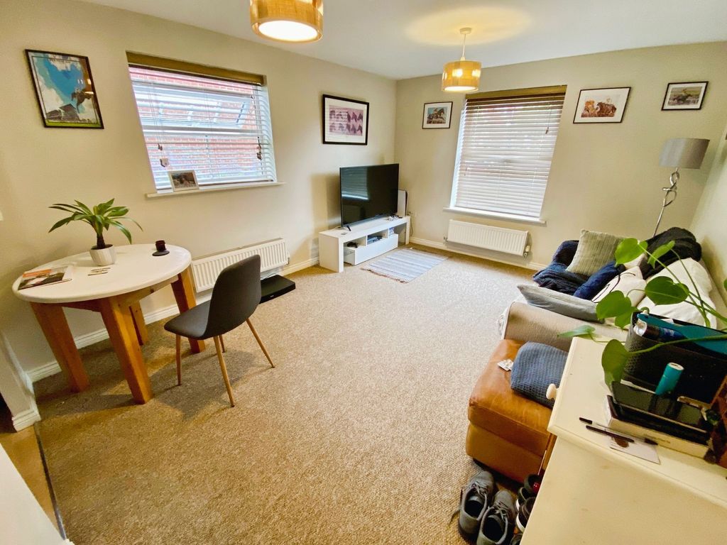 Property photo 3 of 12