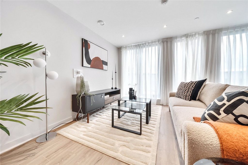 Property photo 2 of 7 Picture No. 15