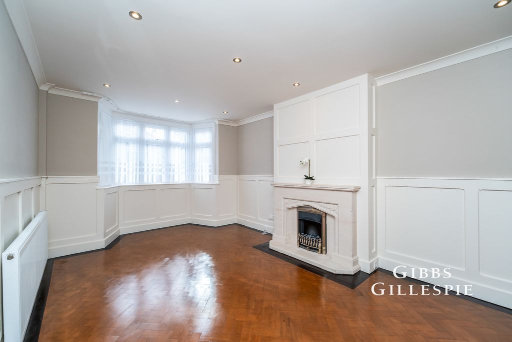 Property photo 3 of 10 Pbox-Img.Jpg