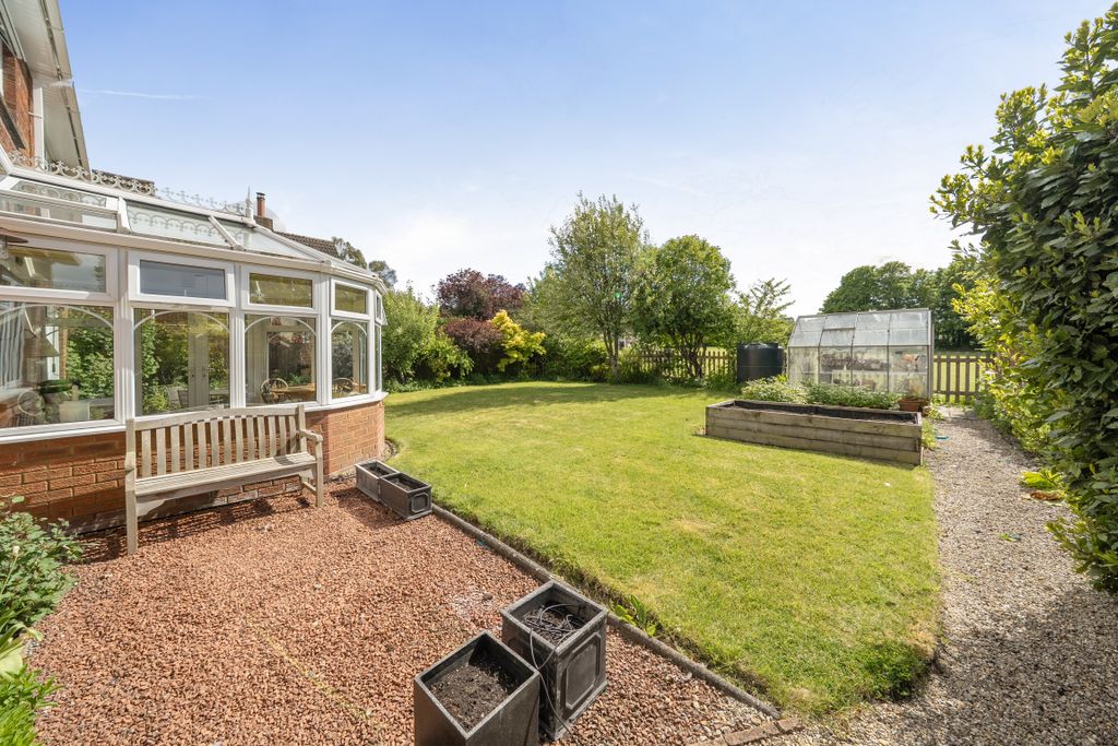 Property photo 2 of 20 145699736A04Aeb21Bc30