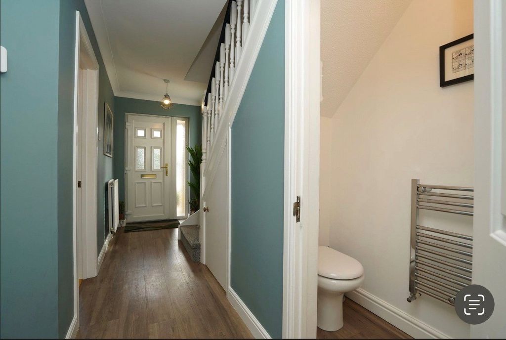 Property photo 2 of 21 Picture No. 12