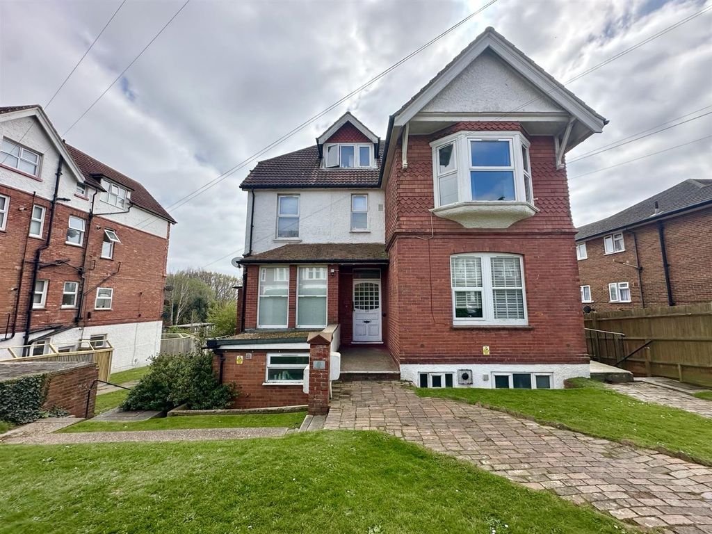 Property photo 2 of 23