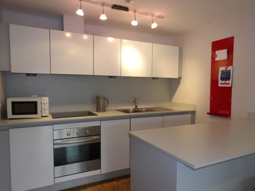Property photo 2 of 9 Kitchen