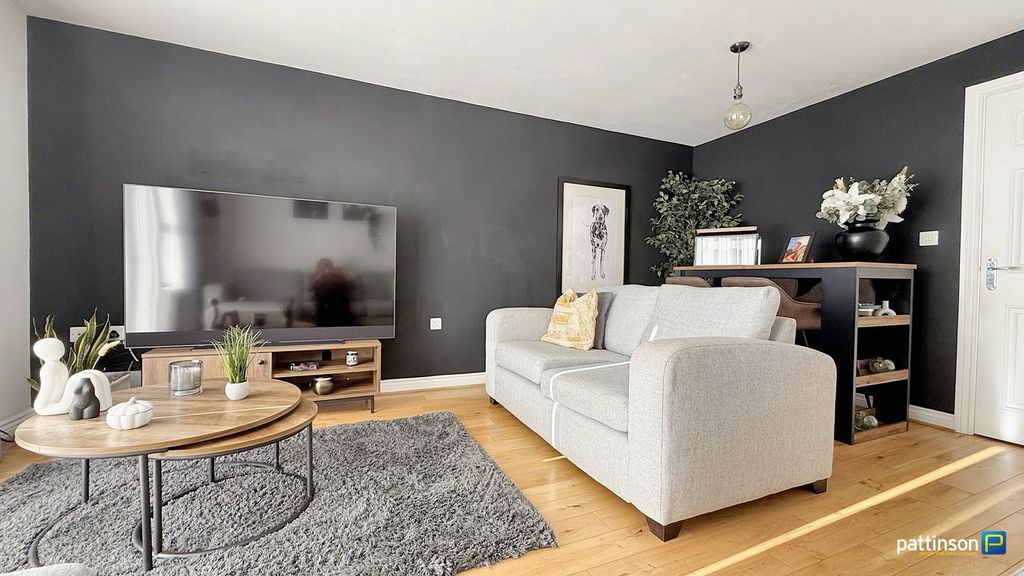 Property photo 2 of 42