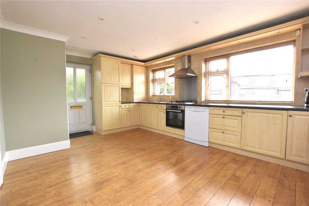 Property photo 2 of 16 Picture No. 10