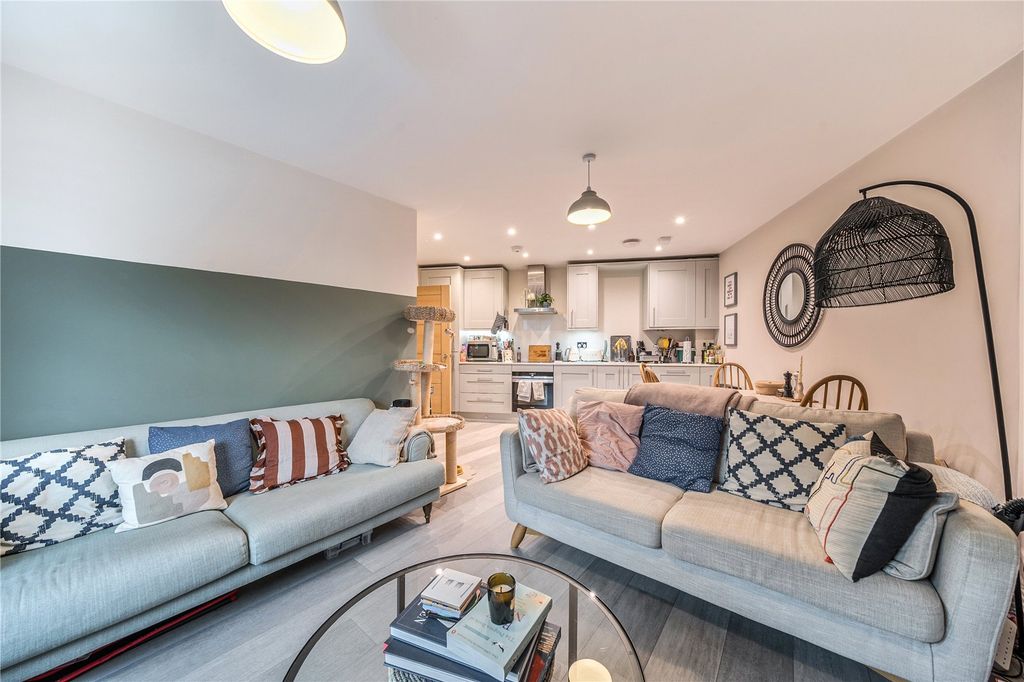 Property photo 3 of 13 Picture No. 18