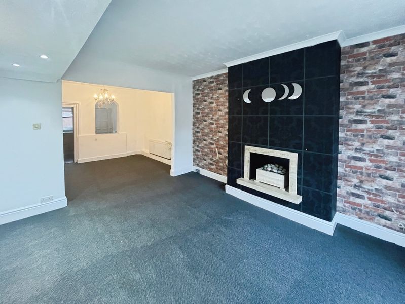 Property photo 3 of 9 Lounge