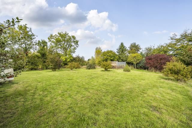 Property photo 2 of 20 Garden View
