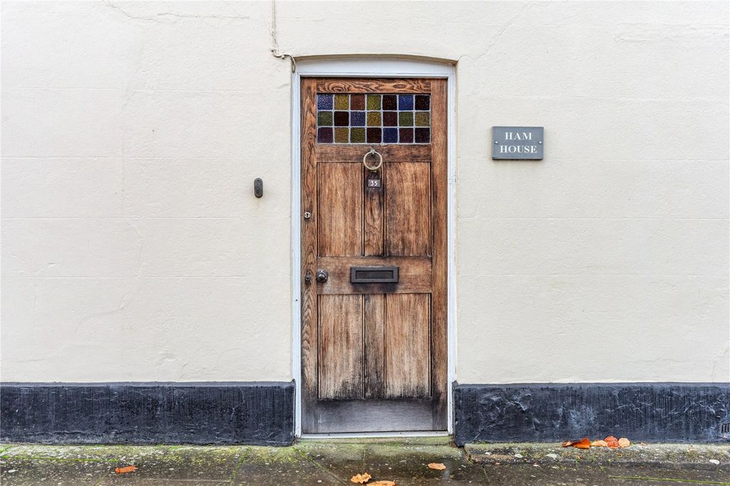 Additional image 5 of 4 bed semi-detached house for saleHigh Street, Hungerford, Berkshire RG17