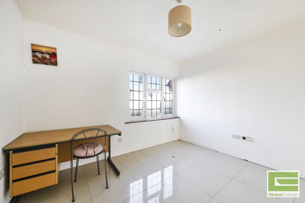 Property photo 3 of 18 Photo 7