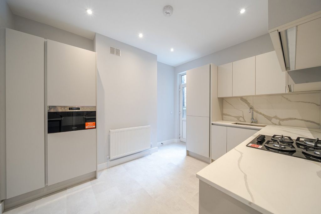 Property photo 2 of 13 Picture No. 30