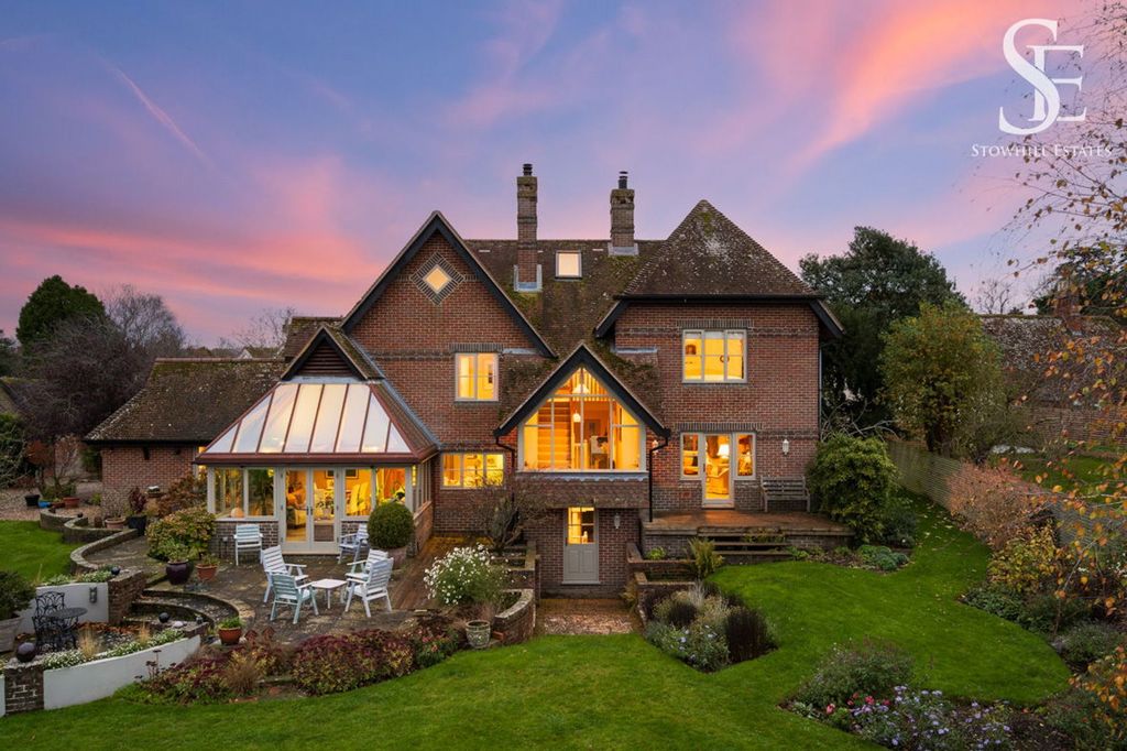 Property photo 1 of 26 Twilight Rear