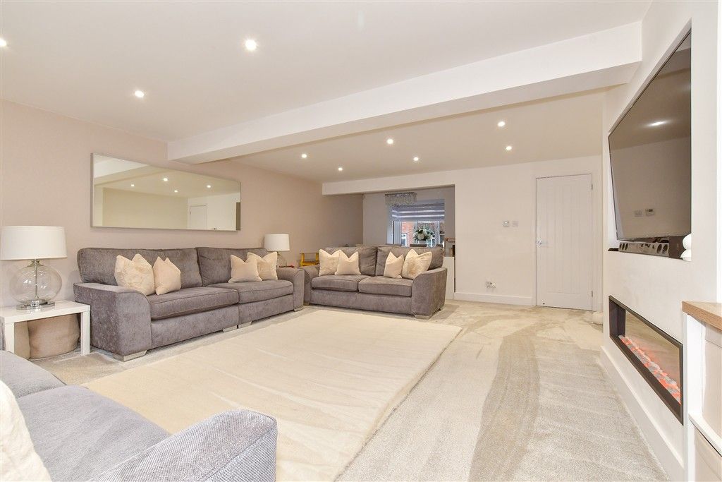 Property photo 3 of 11 Lounge/Diner