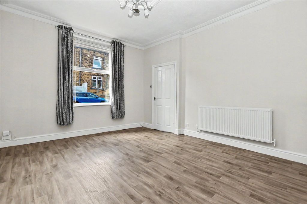 Property photo 2 of 17 Picture No. 08