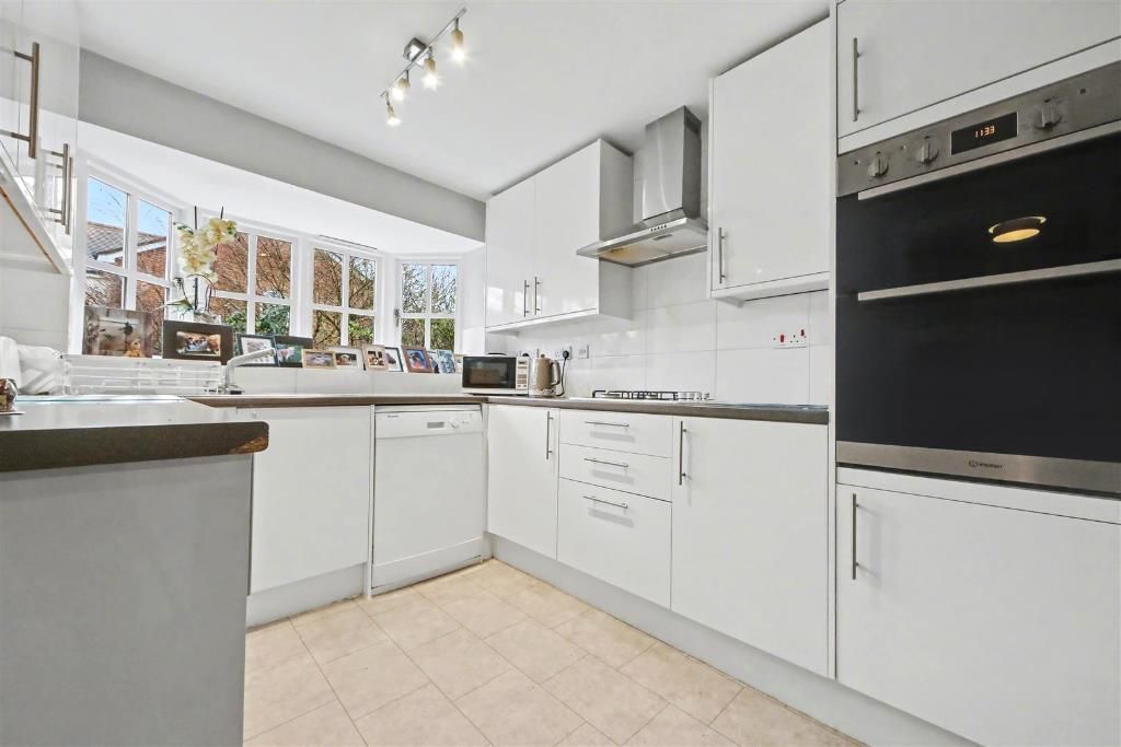 Property photo 2 of 11 16 Mg Kitchendp (Portal Size).Jpg