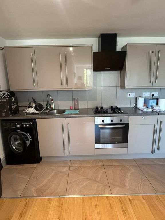 Property photo 3 of 5 Kitchen