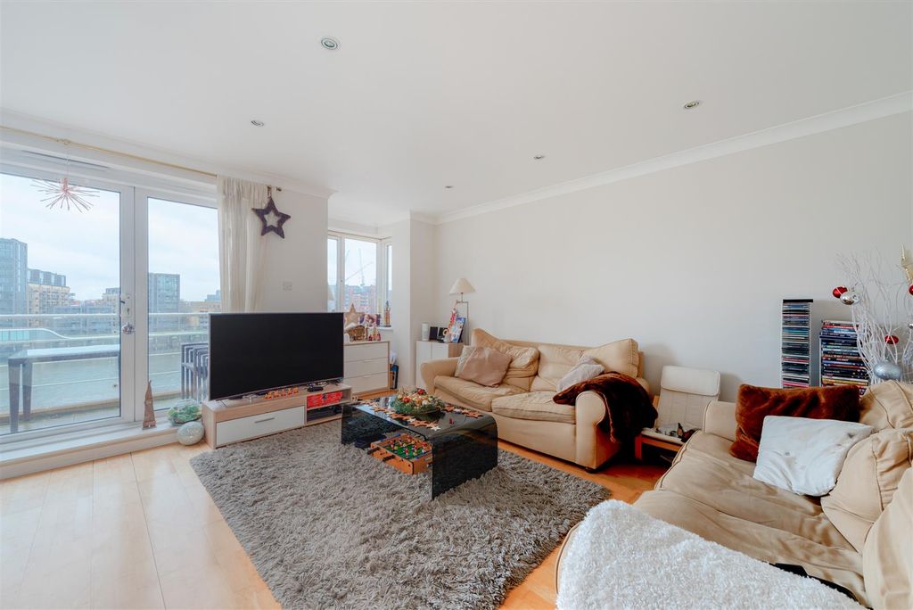 Property photo 2 of 7 3 Sherwood Court , Ph9.Jpg