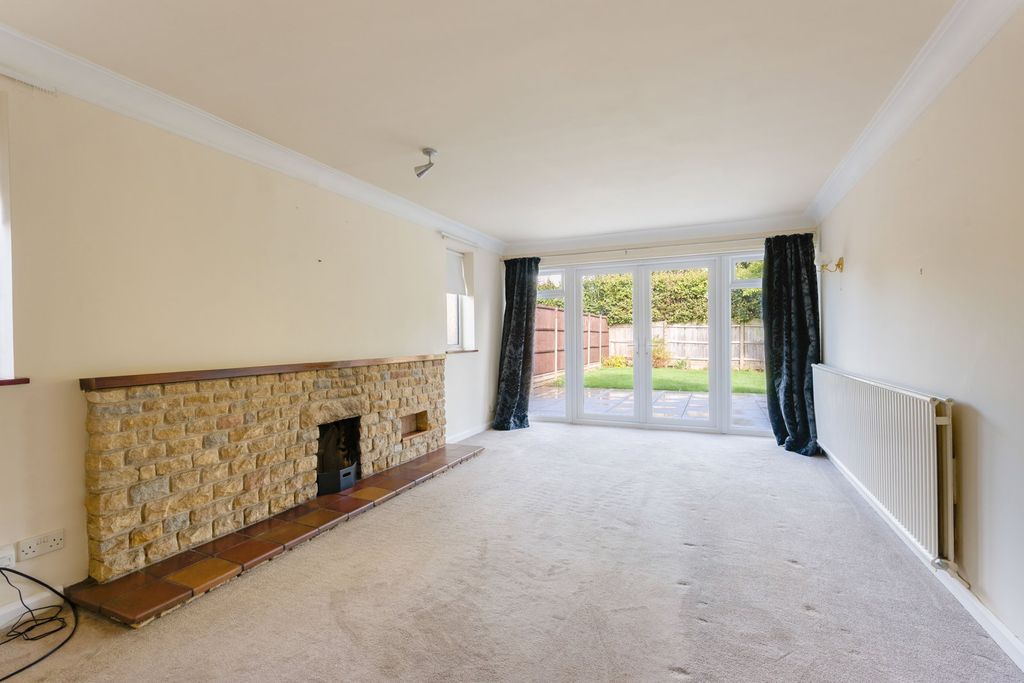 Property photo 2 of 26