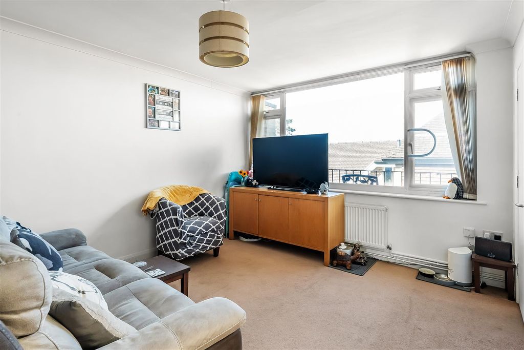 Property photo 2 of 12 77-The-Street-8.Jpg