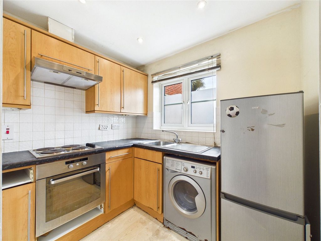 Property photo 2 of 16 Picture No. 20