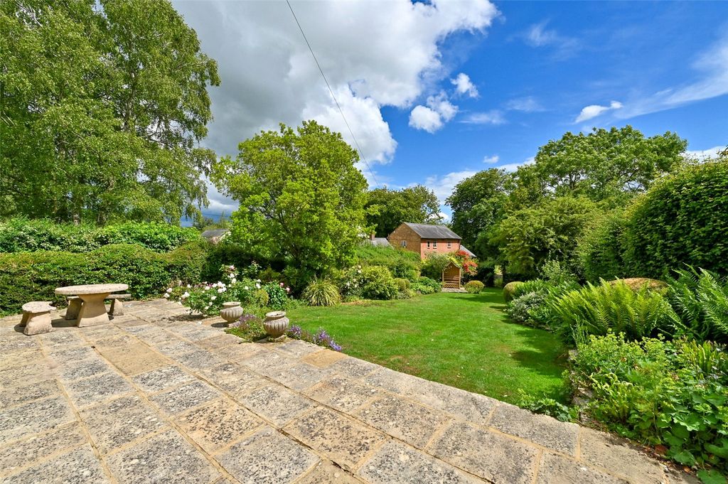 Property photo 2 of 15 Garden