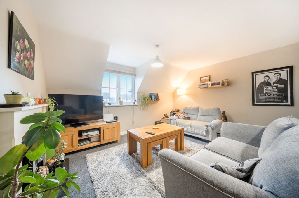 Property photo 2 of 21 1381410-12-691477B207Fce-Arw