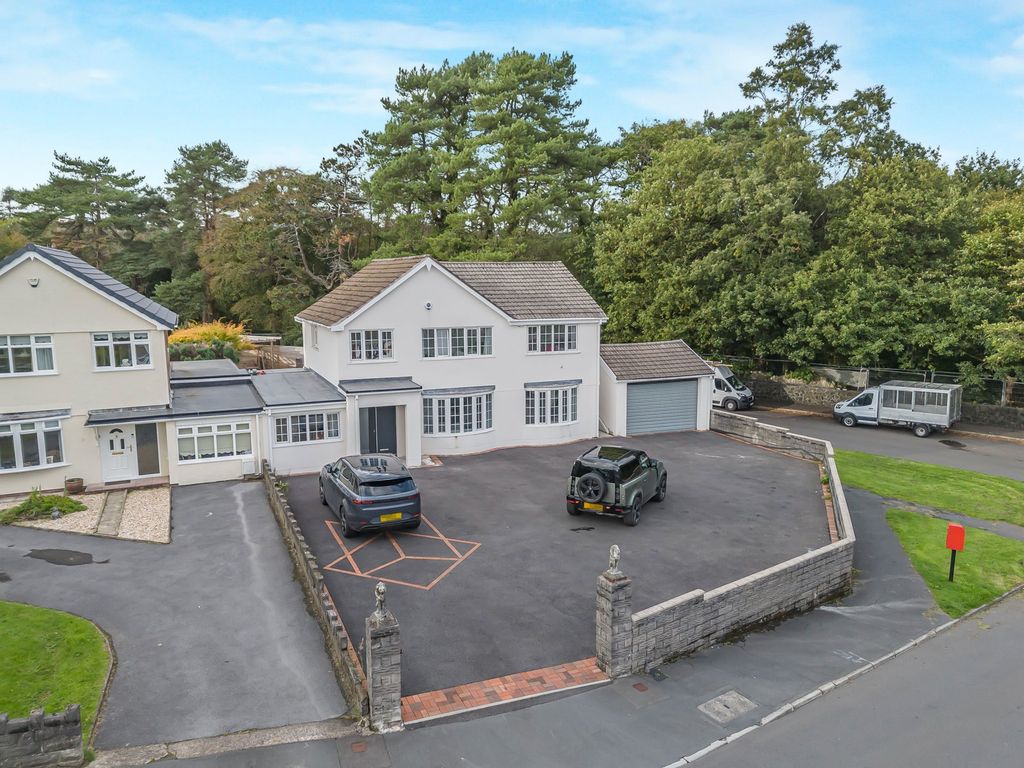 Property photo 1 of 43