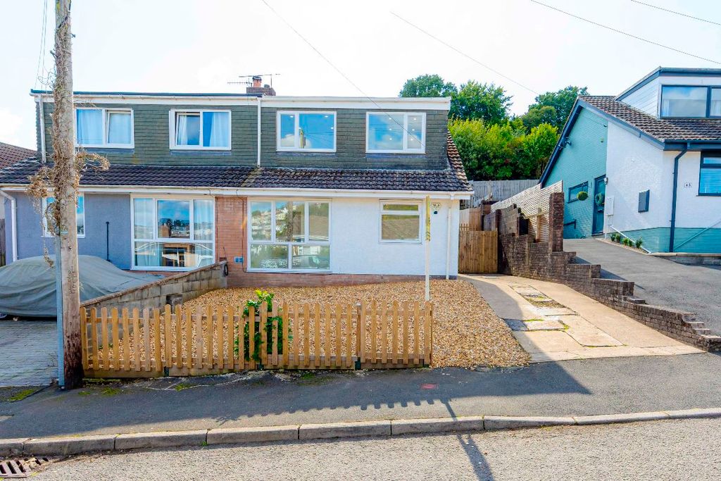 Property photo 2 of 34