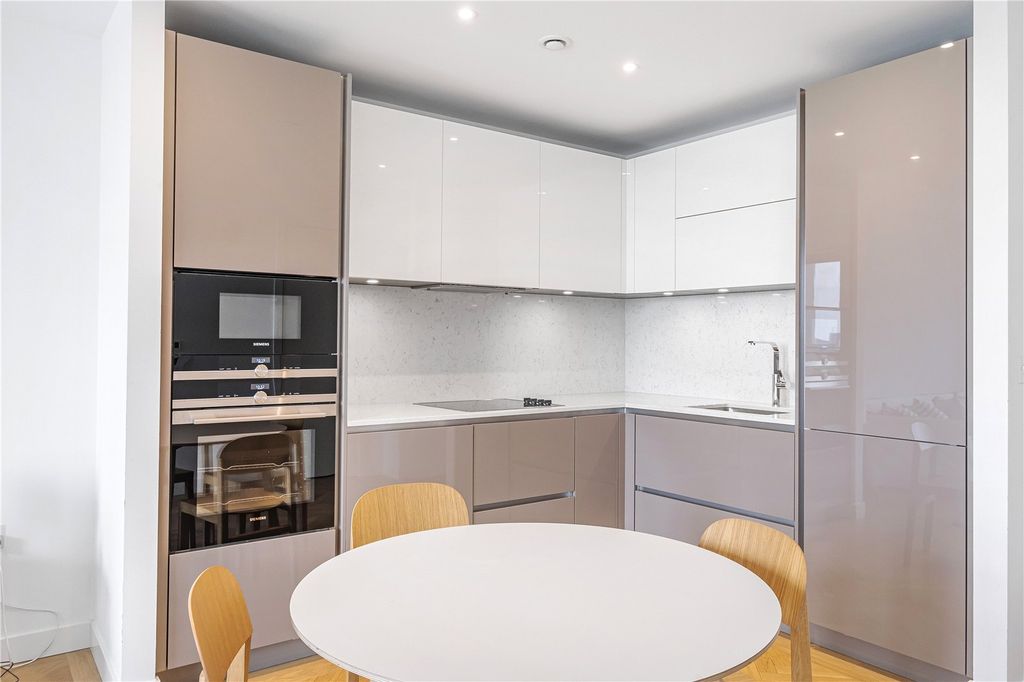Property photo 3 of 14 Kitchen