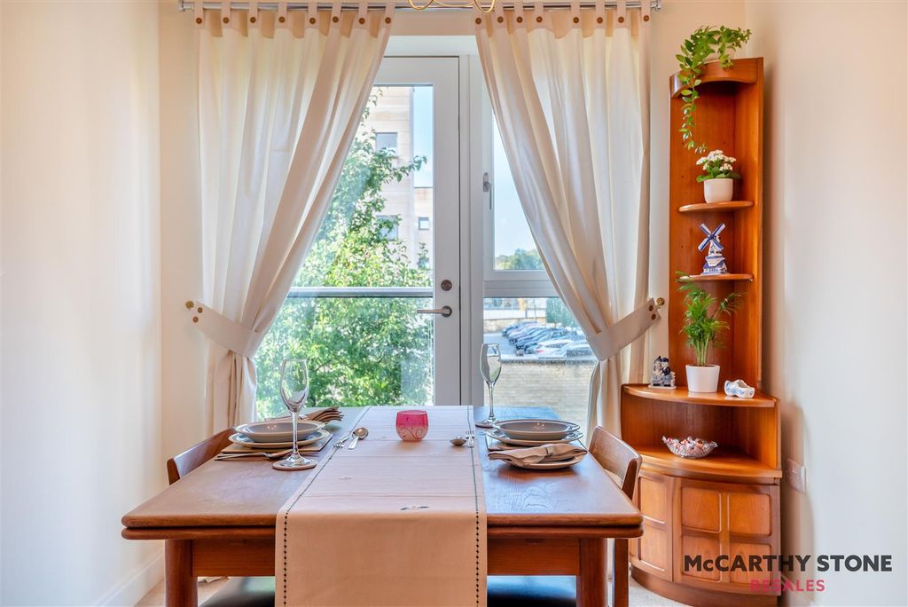 Property photo 3 of 16 8623299-Interior09.Jpg