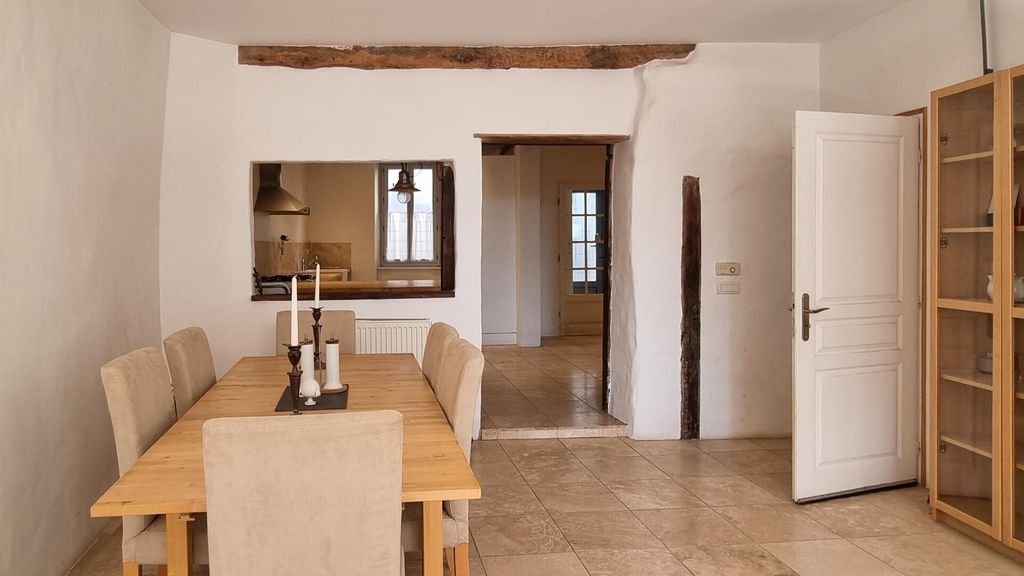 Property photo 3 of 26