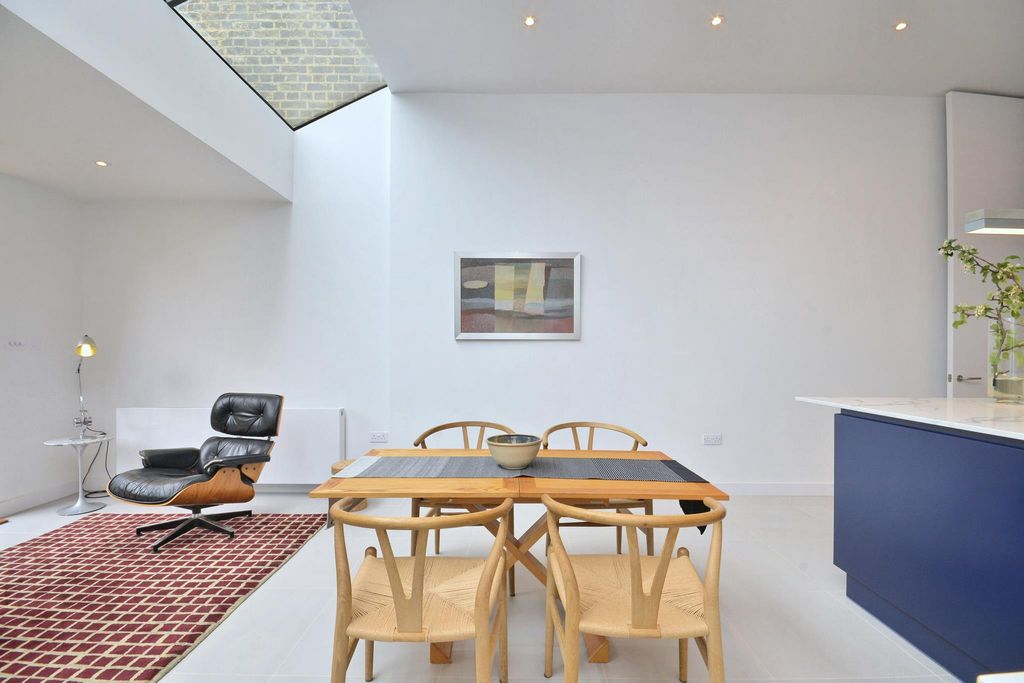 Property photo 3 of 9 Image
