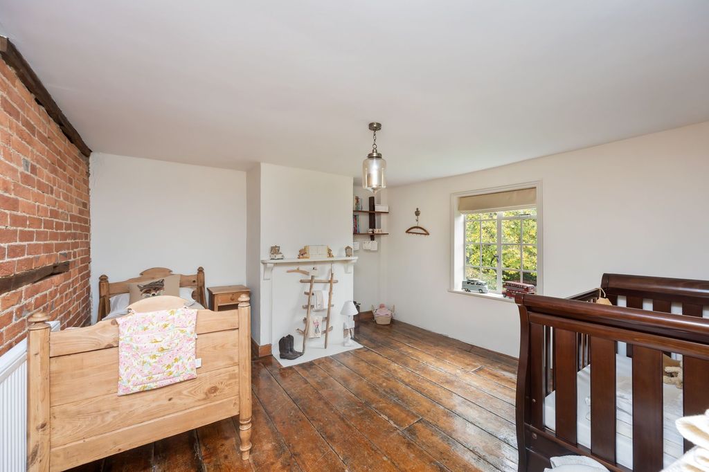 Additional image 23 of 6 bed detached house for saleWildgoose Drive, Horsham RH12