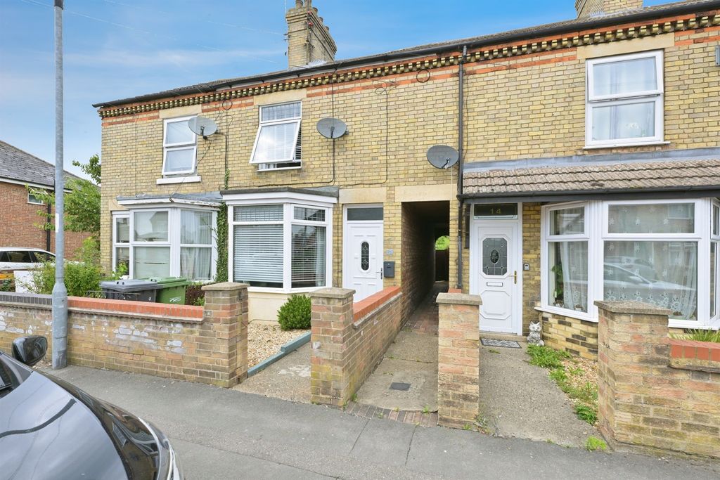 Property photo 1 of 17