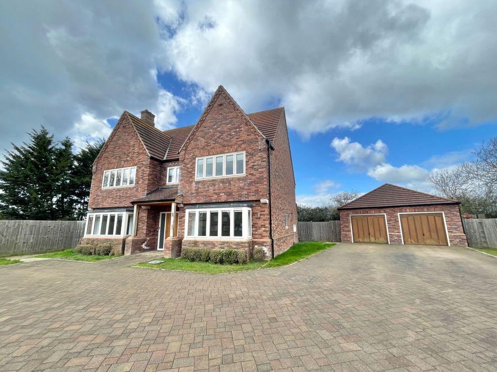 Property photo 1 of 32