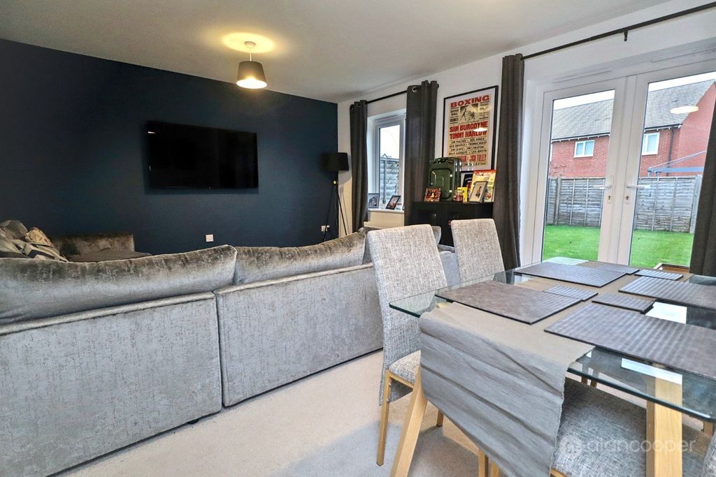 Property photo 2 of 22 4731725