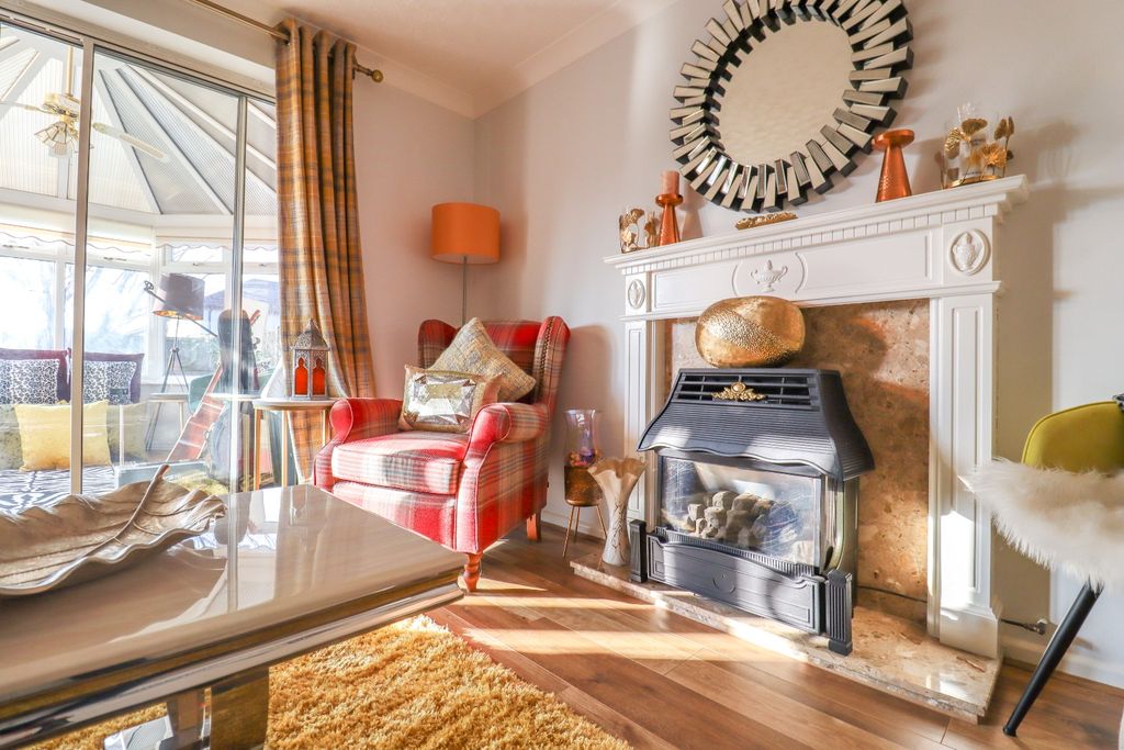 Property photo 2 of 18 3938645