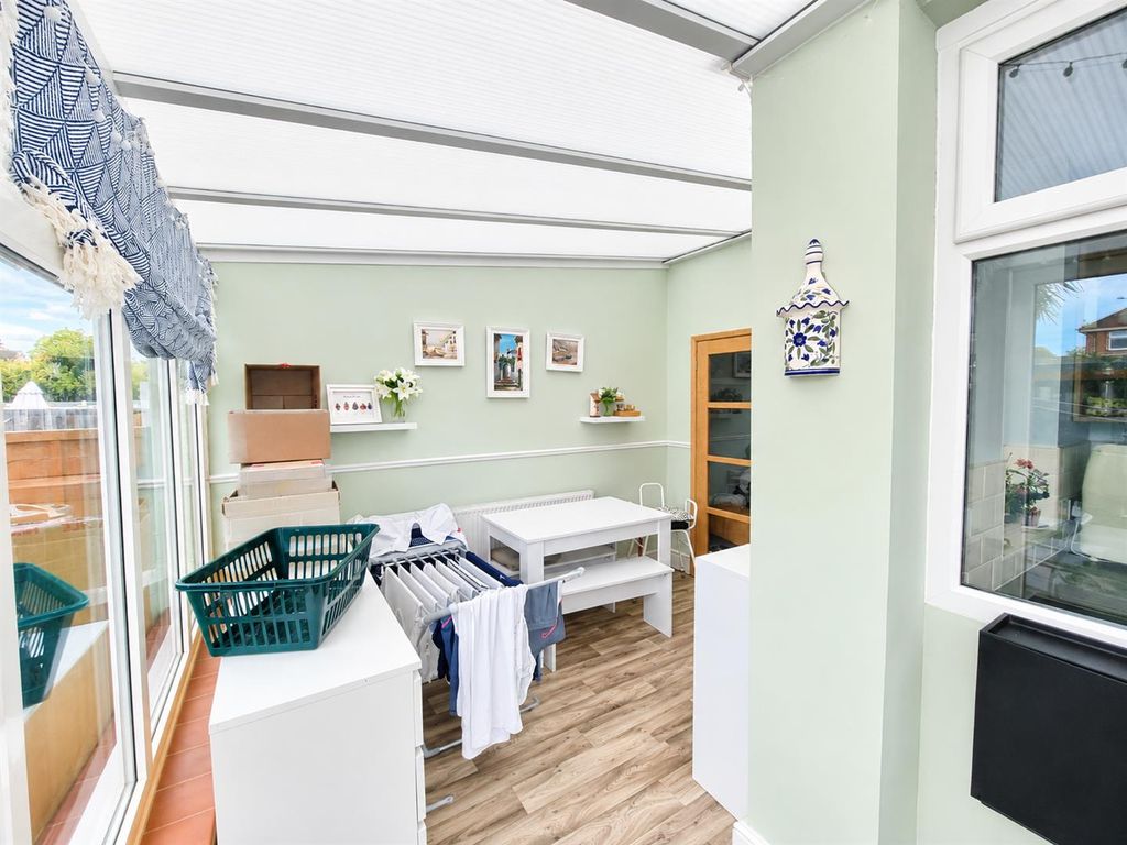 Property photo 2 of 15 Conservatory