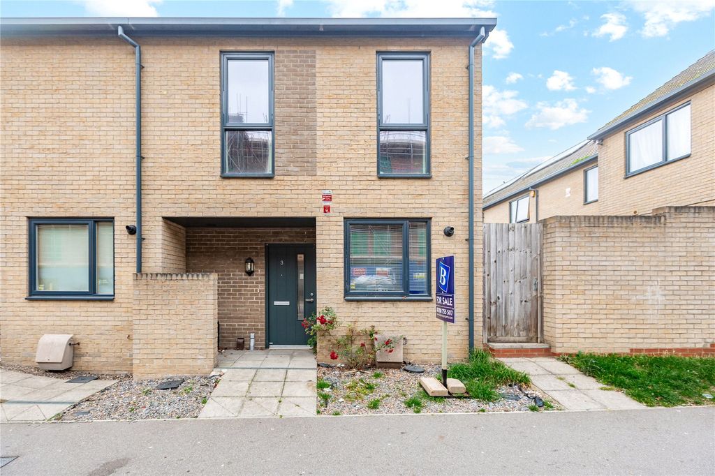 Property photo 1 of 17 Front