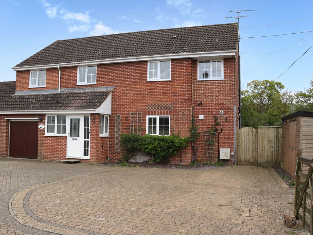 Property photo 1 of 16 Front Of Property Ewemove Swindon South