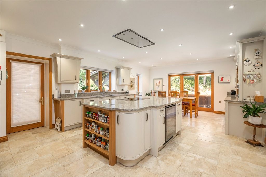 Property photo 3 of 22 Kitchen