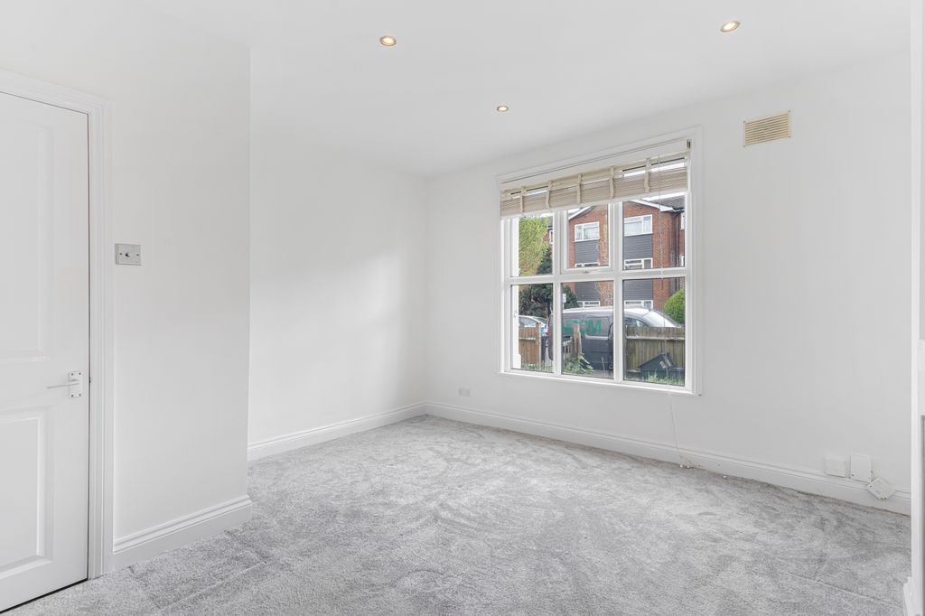 Property photo 3 of 15 2_52210