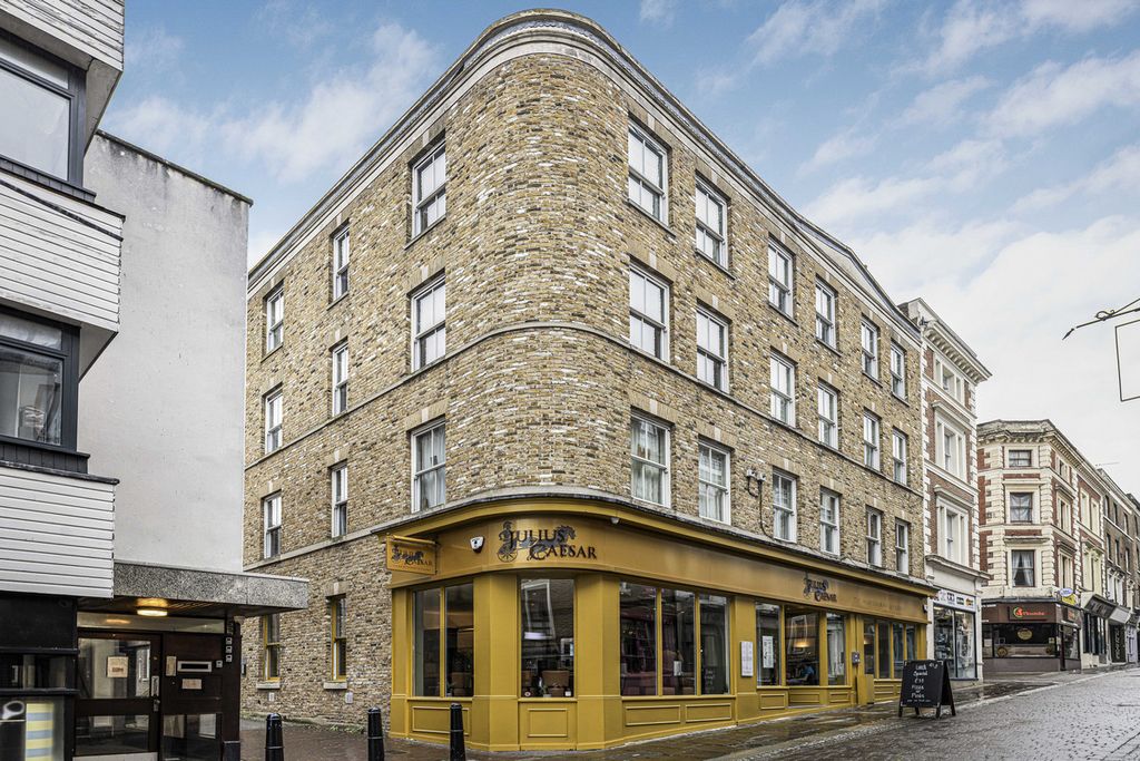 Property photo 2 of 8