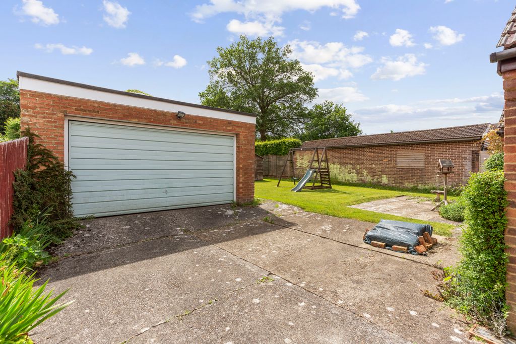 Additional image 14 of 3 bed detached bungalow for saleDryden Way, Liphook GU30